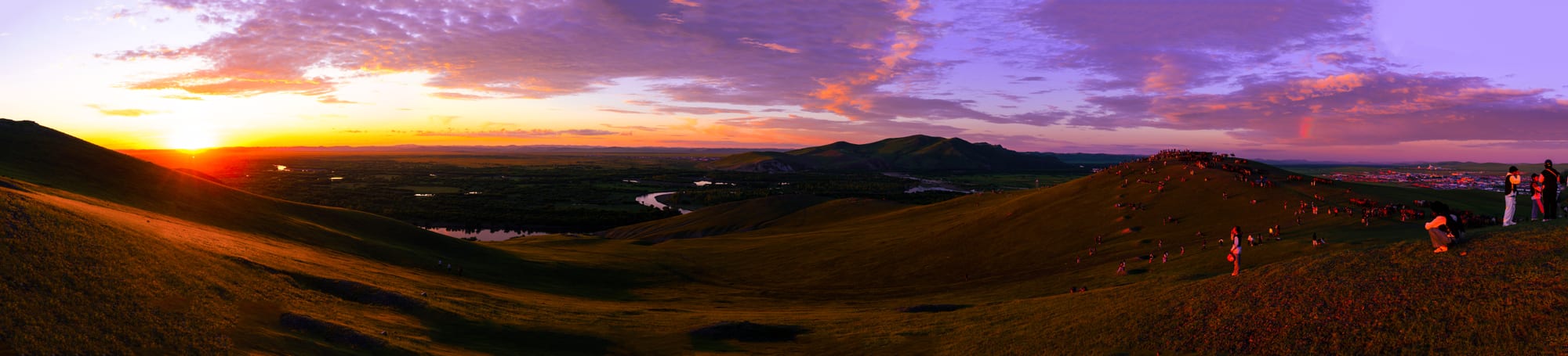 A panorama of the plain at dusk